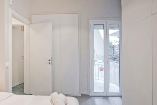 Steps from History Thissio 2BR Spotless Apt