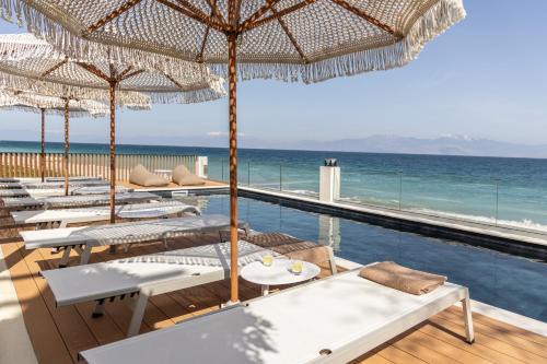 Cavo Dio 1 - Beachfront bliss - Cozy Apt Pool Sunset