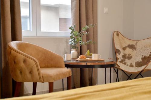 Alekos Apartments 2 Netflix, Self Check-In
