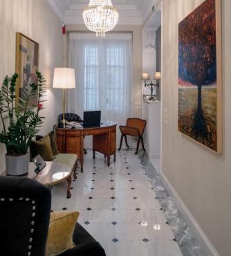 Noble Suites
